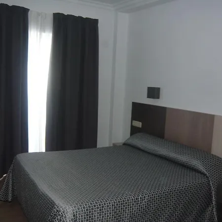 埃尔特洛瓦多旅馆 2* 阿尔啼